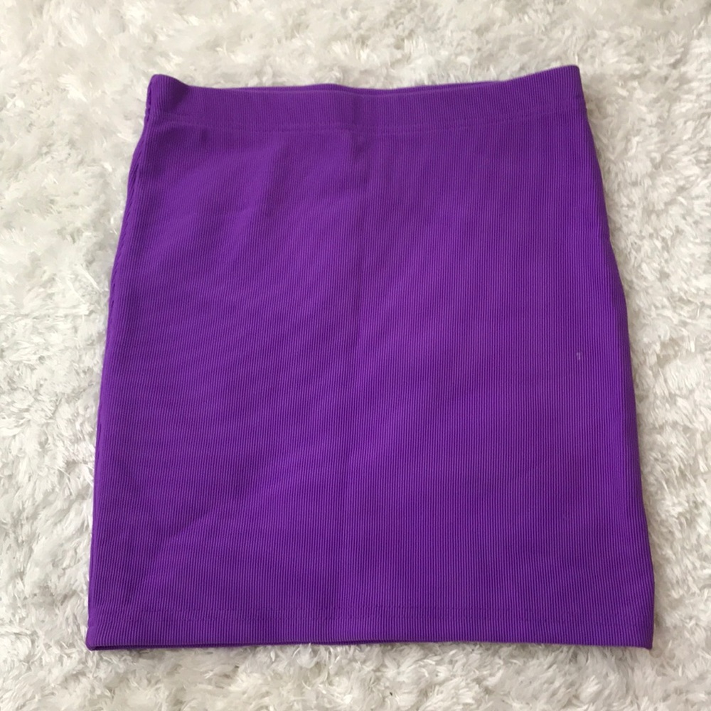 Short mini skirt